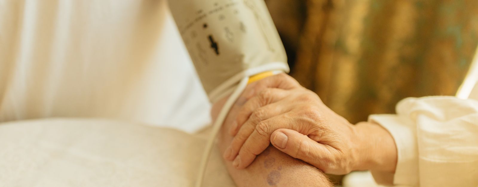A Medicare On Main advisor reviewing a Dual Eligible Special Needs Plan with an older couple who have both Medicare and Medicaid in Monticello, Utah